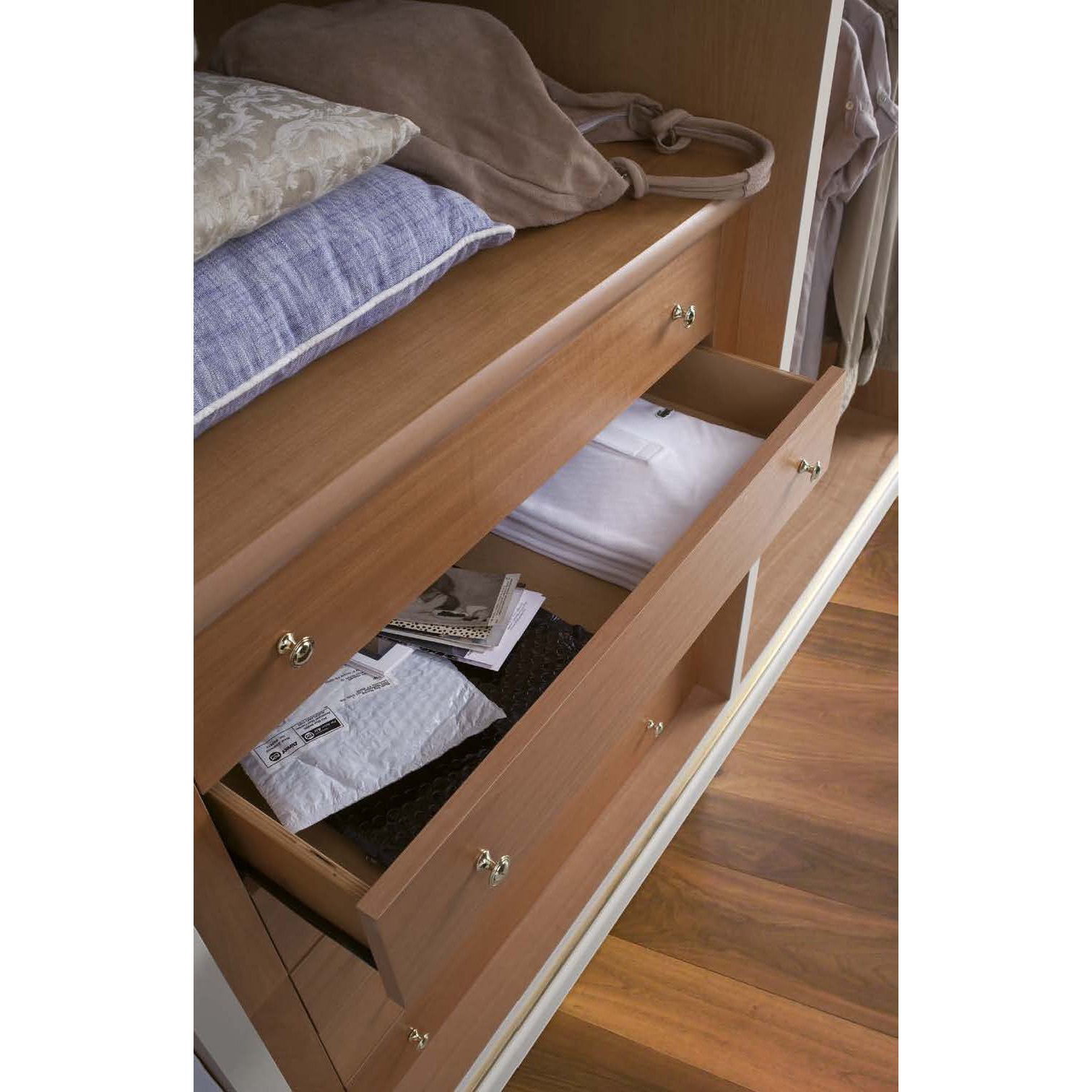CNDS Vip Ivory And Walnut 1