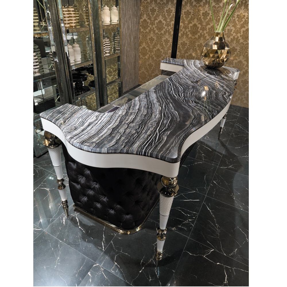 VERSAILLES BAR 01