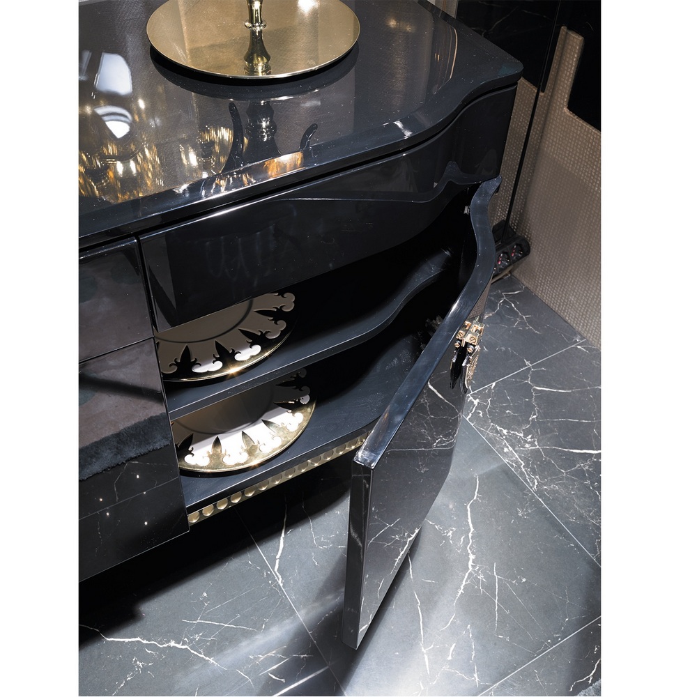VERSAILLES CUPBOARD 02