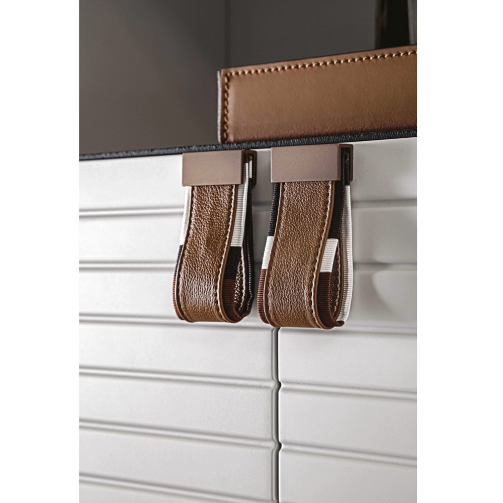 Levanzo Cupboard 02