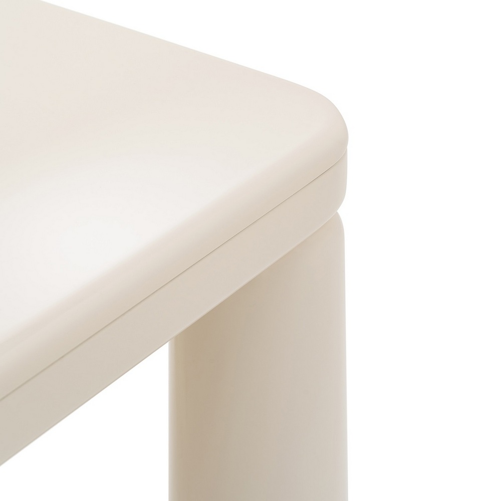 Roma table 04