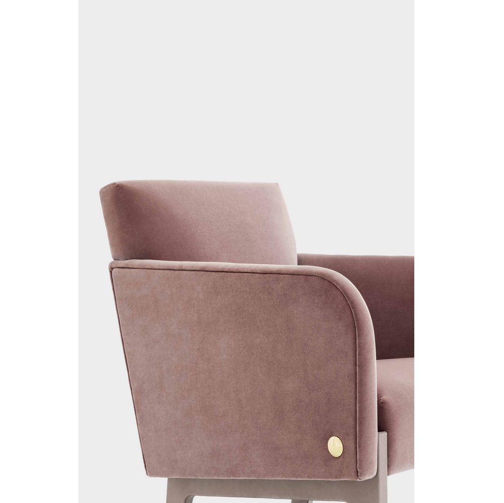 AGATA Armchair 01