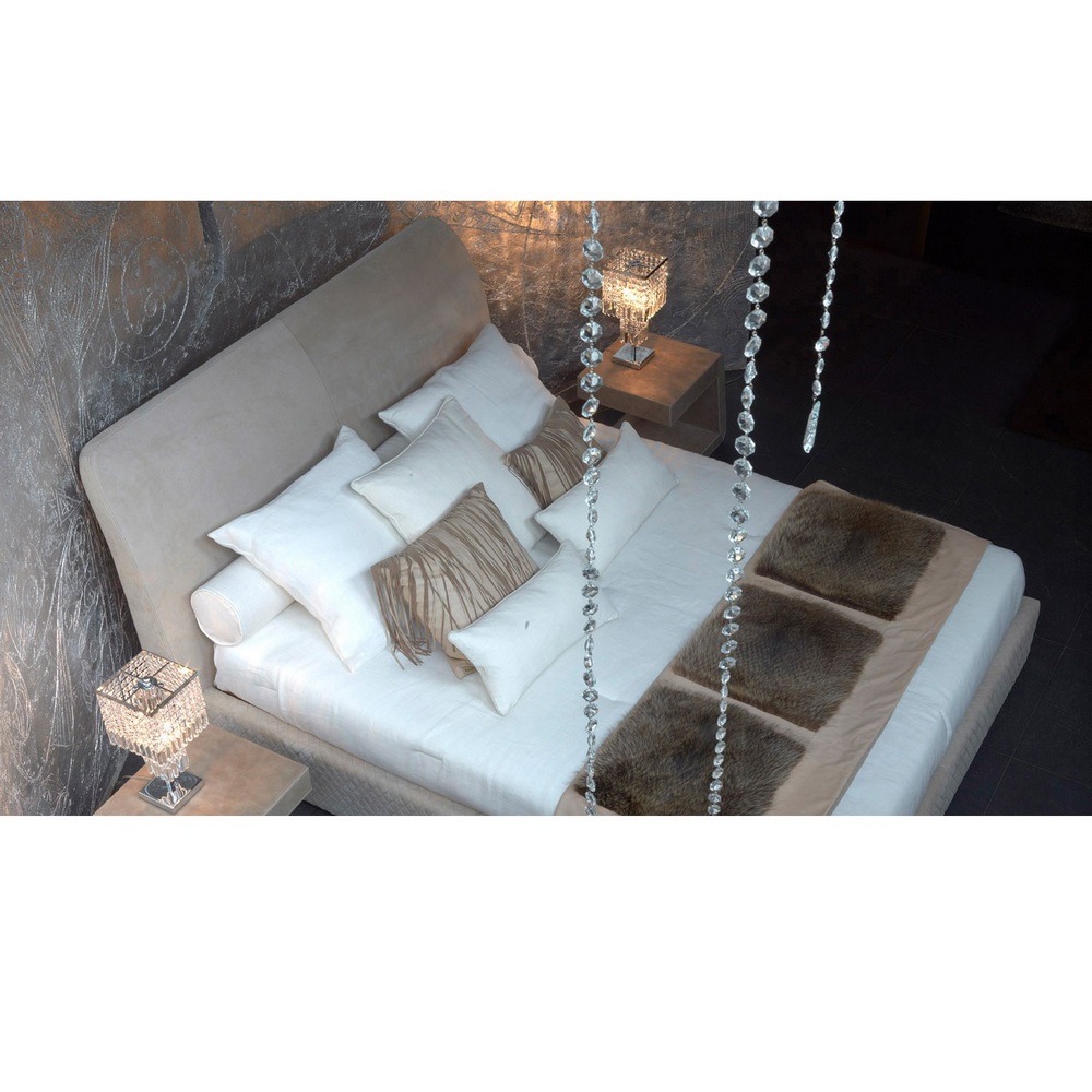 CHLOE Bed 01