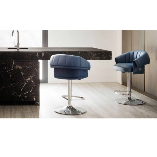 MANTA Barstool