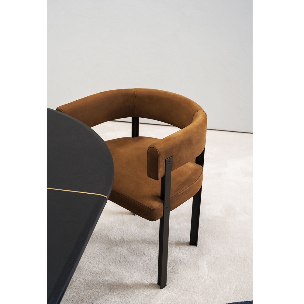 T CHAIR 01