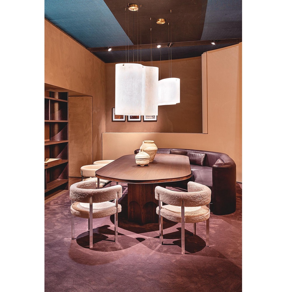 T CHAIR 04