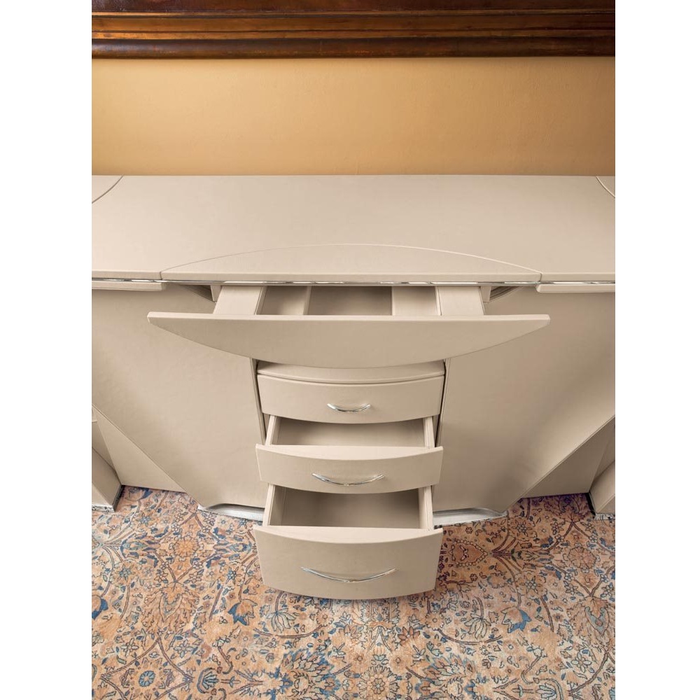 PRIOR CUPBOARD 06