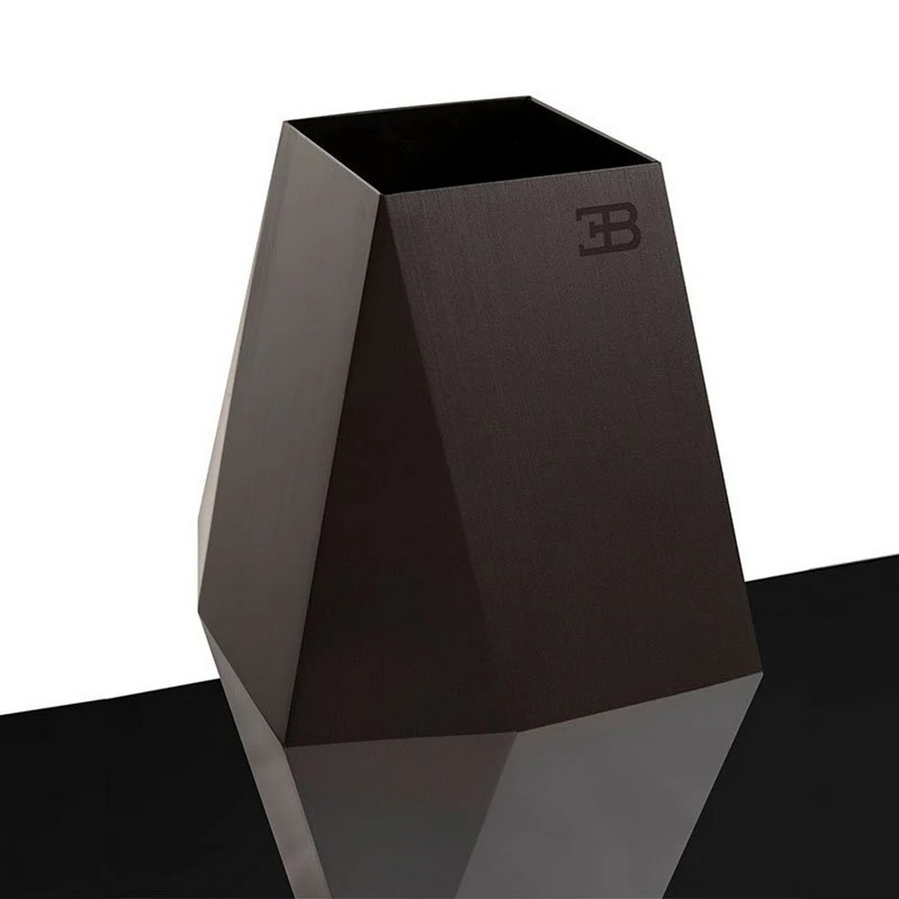 Legacy vase 01
