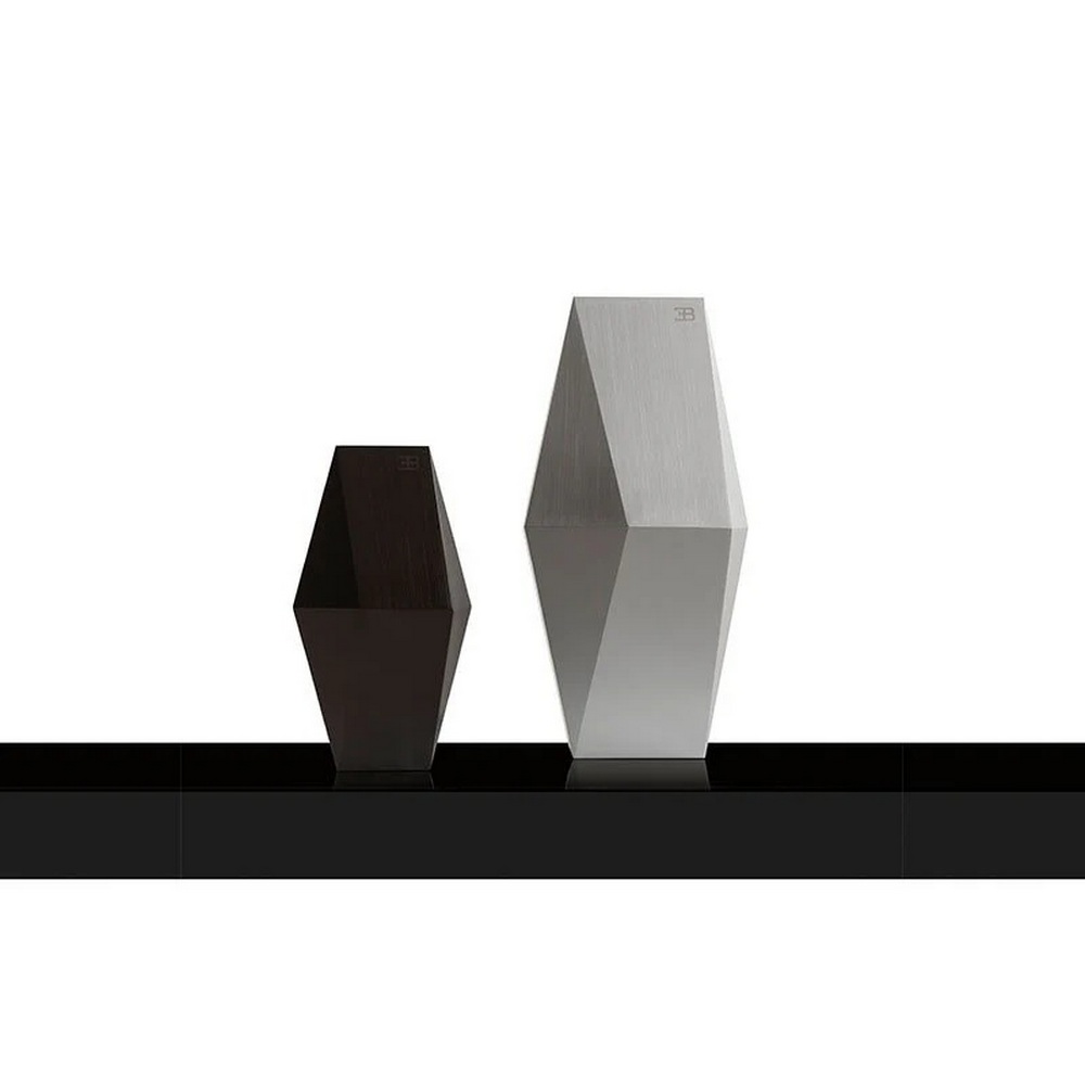 Legacy vase 03