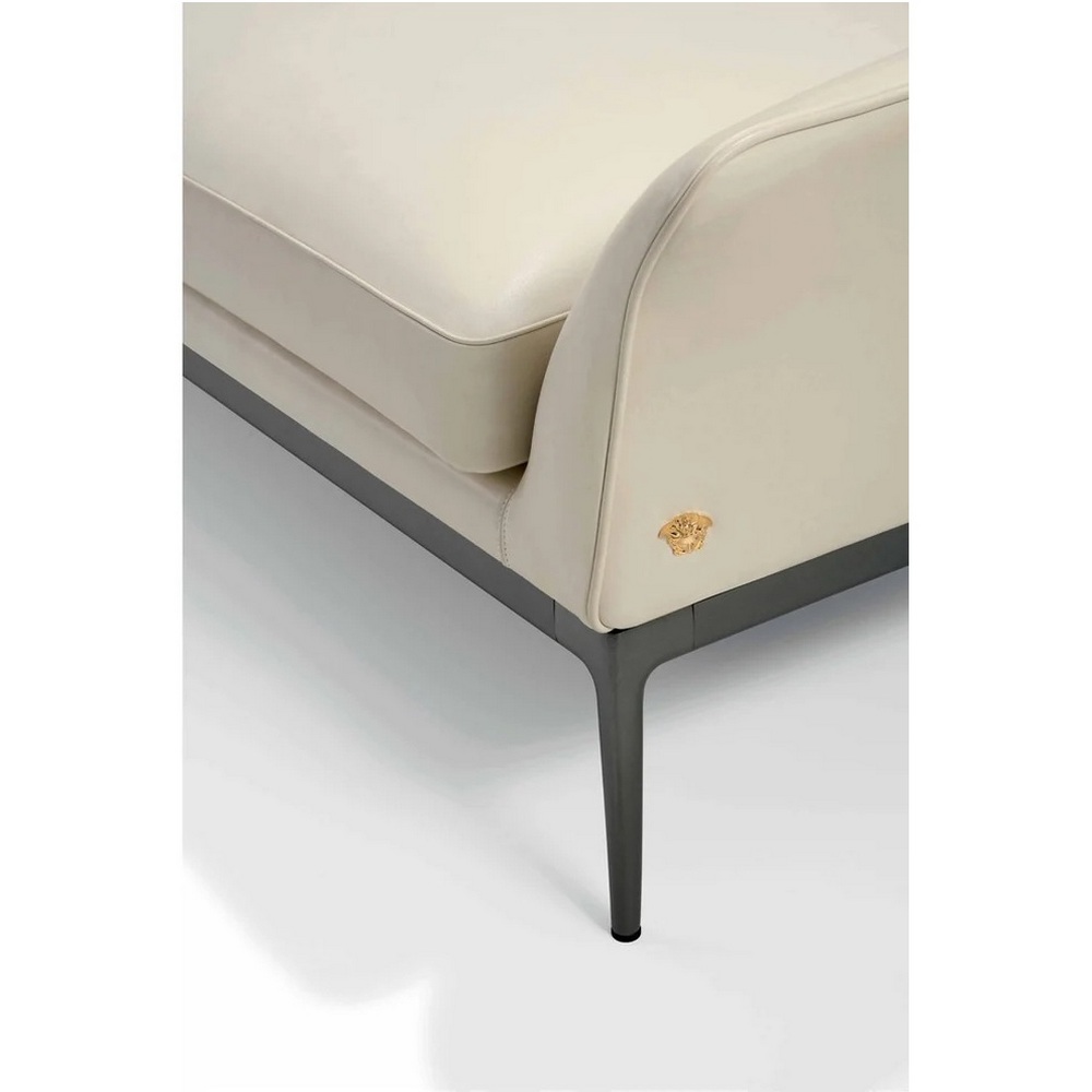 Stiletto sofa 01