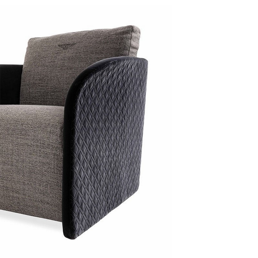 Swan armchair 01